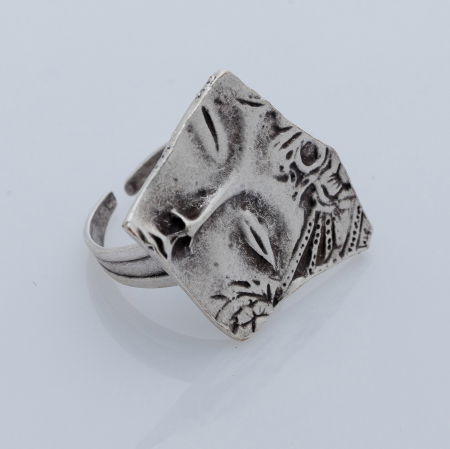 Set cercei si inel din zamac cu design fantezist [1]