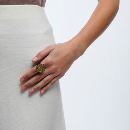 Inel reglabil cu forma circulara armonioasa si cristale, din alama placata cu gun metal [1]