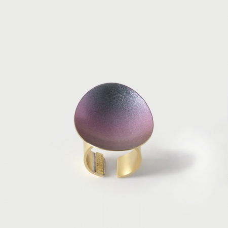 Inel reglabil Marise cu element in forma ovala cu irizatii mov, din alama placata cu aur de 24k [4]