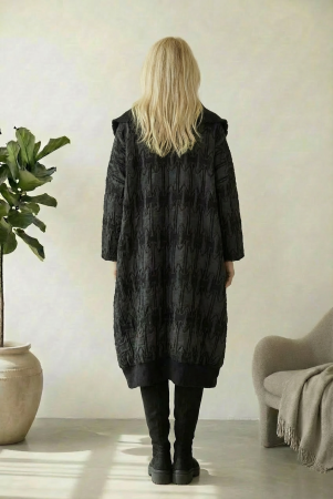 Jacheta neagra lalea cu guler spectaculos plisat, oversize [1]