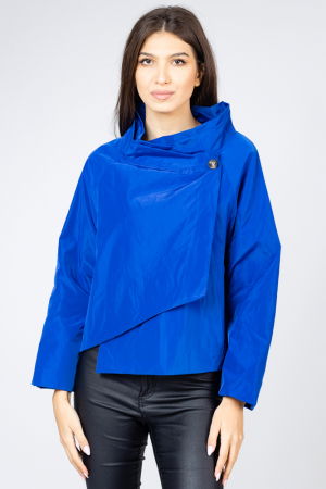 Jacheta scurta din tafta albastru electric, petrecuta in fata [1]