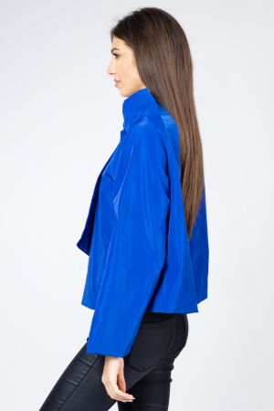 Jacheta scurta din tafta albastru electric, petrecuta in fata [2]