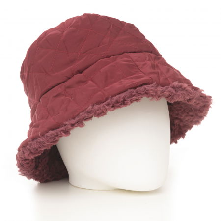Căciuli - Palarie clos reversibila cu o fata blanita si o fata aspect matlasat, bordo
