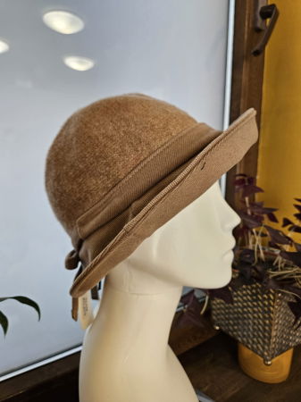 Palarie flexibila de lana si stofa cu bor mic si funda la spate, bej inchis [5]