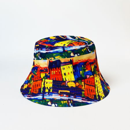 Palarie unisex cu doua fete imprimata cu reproducere dupa o pictura cu casute multicolore