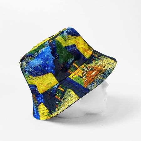 Palarie unisex cu doua fete imprimata cu reproducere dupa  " Cafeneaua" de Van Gogh [1]