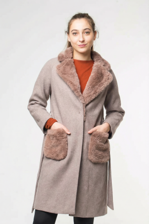 Paltoane și Geci Groase de Damă - Palton bej din stofa cu buzunare din blana artificiala