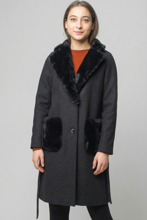 Paltoane și Geci Groase de Damă - Palton negru din stofa cu buzunare din blana artificiala
