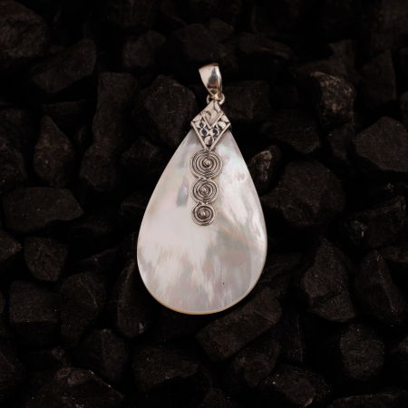 Pandant cu forma de lacrima 2.5 x 5 cm cu scoica naturala si decoratiune din argint 925 [2]