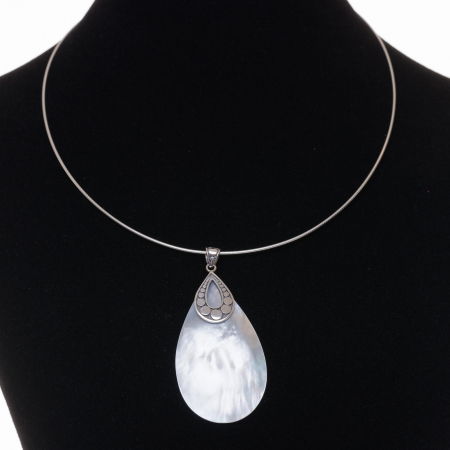 Pandant cu forma de lacrima 3 x 5 cm cu scoica naturala si decoratiune din argint 925 [1]