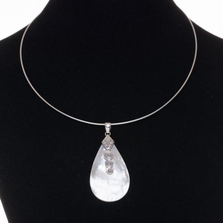 Pandant cu forma de lacrima 2.5 x 5 cm cu scoica naturala si decoratiune din argint 925 [1]