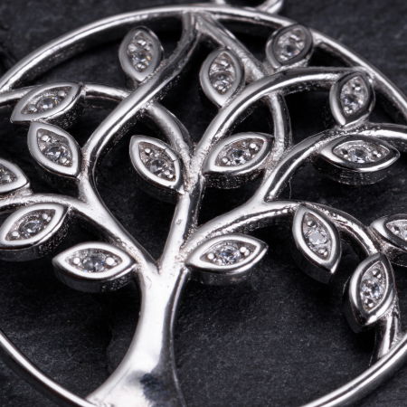Pandant rotund din argint 925 Pomul Vietii cu pietricele albe de cubic zirconia [1]