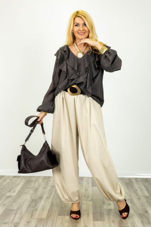 Pantaloni bej cu croiala bufanta de efect [2]