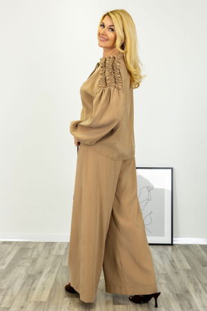 Pantaloni dama eleganti cappuccino palazzo cu talie inalta si croiala ampla [2]