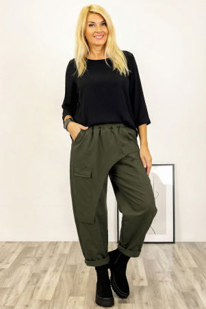 Pantaloni casual - Pantaloni din jerseu de bumbac cu o parte petrecuta si buzunar lateral, kaki