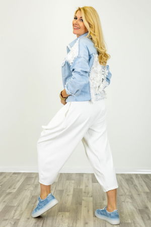 Pantaloni albi cu design urban petrecut cu nasture [1]