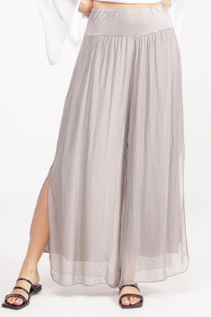 Pantaloni din Mătase si Vâscoză - Pantaloni bej din matase si vascoza, cu crapaturi laterale