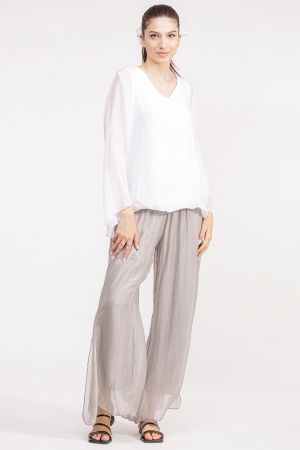 Pantaloni bej din matase si vascoza, cu crapaturi laterale [3]