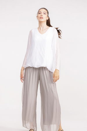 Pantaloni bej din matase si vascoza, cu crapaturi laterale [4]