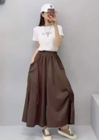 Pantaloni casual - Pantaloni largi dama cu fronseu lateral si buzunar aplicat, maro