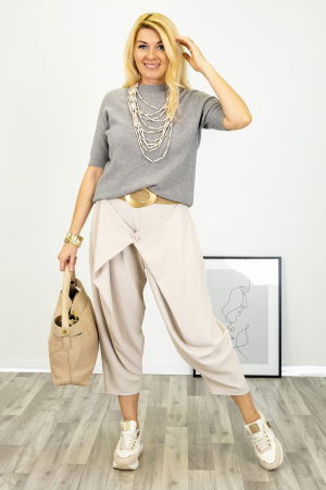 Pantaloni bej cu design urban petrecut cu nasture [2]