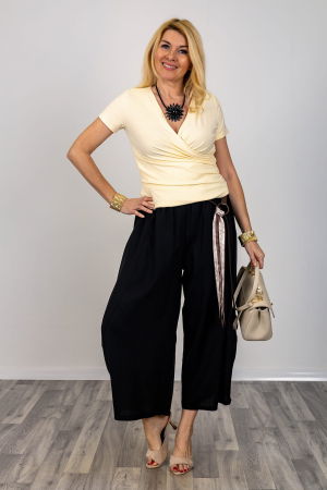 Pantaloni negri cu croiala balon si curea cu esarfa [1]