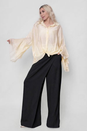 Pantaloni negri cu o parte petrecuta, design urban [1]