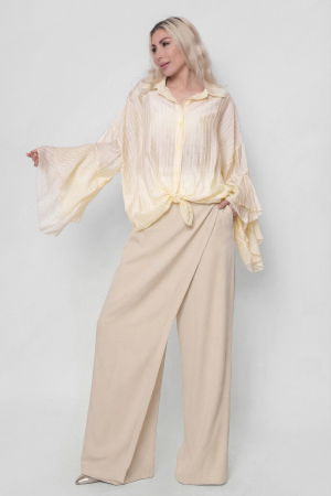 Pantaloni bej cu o parte petrecuta, design urban [1]