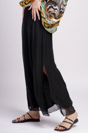 Pantaloni negri din matase si vascoza, cu crapaturi laterale [3]