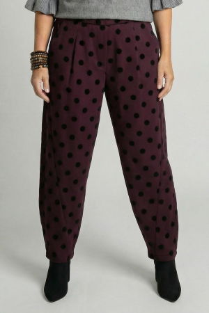 Pantaloni bordo lejeri cu imprimeu buline subtil emosate – croi relaxat, talie confortabila [1]