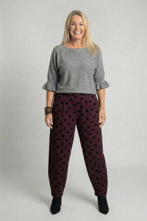 Office - Pantaloni bordo lejeri cu imprimeu buline subtil emosate – croi relaxat, talie confortabila