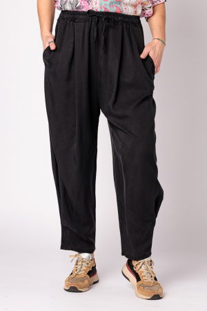 Pantaloni masuri mari - Pantaloni negri, masura mare, din tencel, cu siret