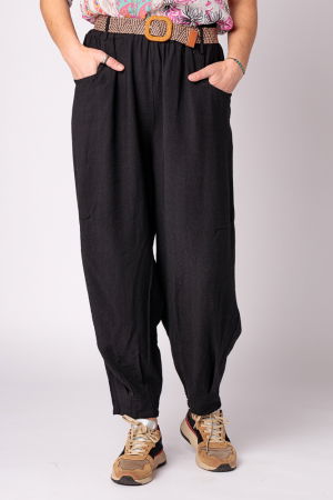 Pantaloni masuri mari - Pantaloni negri, masura mare, cu curea, din vascoza