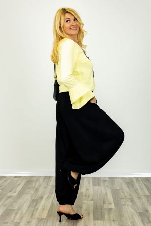 Pantaloni negri cu crioala bufanta de efect [4]