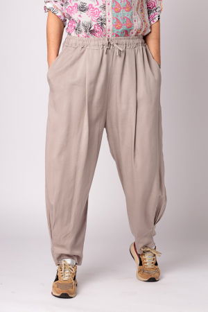 Pantaloni bej, masura mare, din tencel, cu siret [1]