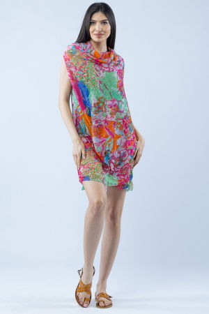 Pareo plaja din material plisat matasos si usor, imprimeu floral fucsia, portocaliu si verde [2]