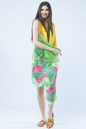 ACCESORII DAMĂ - Pareo plaja din material plisat matasos si usor, motive animal print verde cu galben