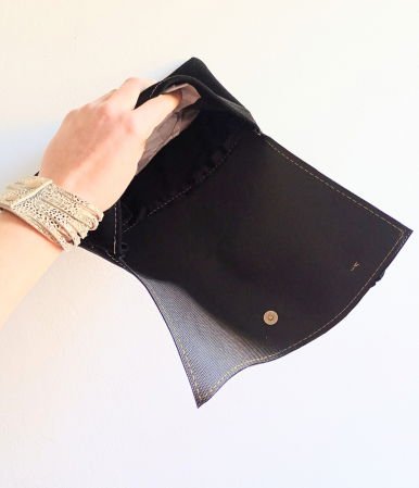 Plic negru handmade, din piele naturala intoarsa, cu trandafir [2]