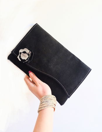 Accesorii Noutați - Plic negru handmade, din piele naturala intoarsa, cu trandafir