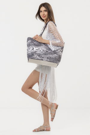 Poncho alb din plasa cu fir argintiu si franjuri lungi [9]