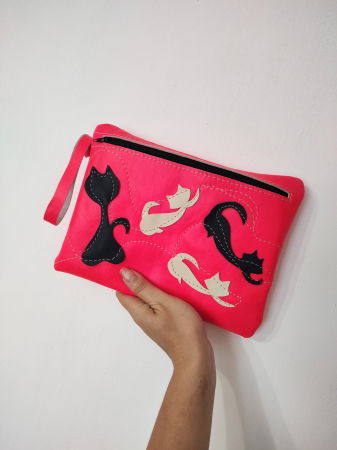 Genți - Portfard handmade , din piele naturala neon cu pisicuțe cusute