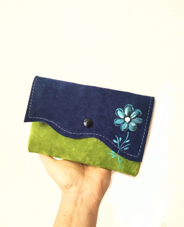 Genți de Damă - Portofel personalizat din piele naturala ,cu crizantema pictată