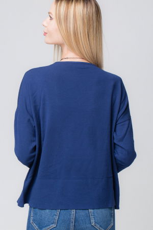 Pulover bleumarin, din vascoza, cu buzunare aplicate [1]