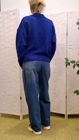 Pulover cu nasturi decorativi impletitura decorativa pe piept si decolteu in V, albastru electric [3]