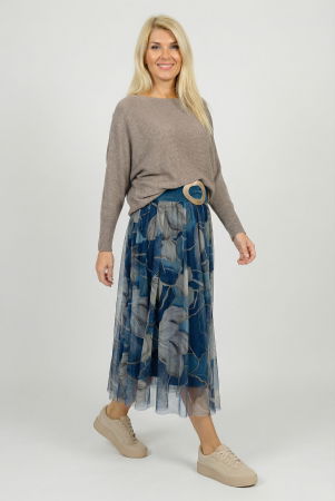 Pulover cu maneci fluture si perlute fine pe spate din vascoza, bej inchis [1]