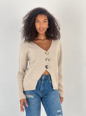 Pulover bej, moale si fin cu trei nasturi mari aurii, oversize [2]