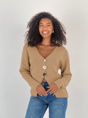 Pulovere - Pulover camel moale si fin cu trei nasturi mari aurii, oversize