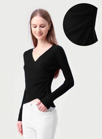 Pulovere - Pulover negru cu striatii, cu bust petrecut in V si nasturei pe-o parte