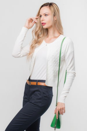 Pulovere - Pulover alb, scurt ,dechis in fata, cu floricele aplicate