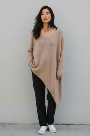 Pulover pufos bej , oversize cu colt si decolteu in V [2]